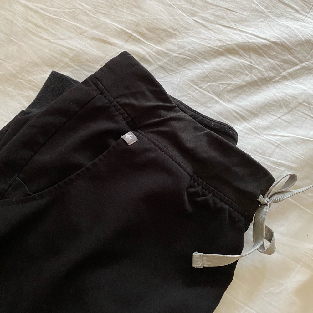 XL FIGS SET zamora jogger & Casma scrub black